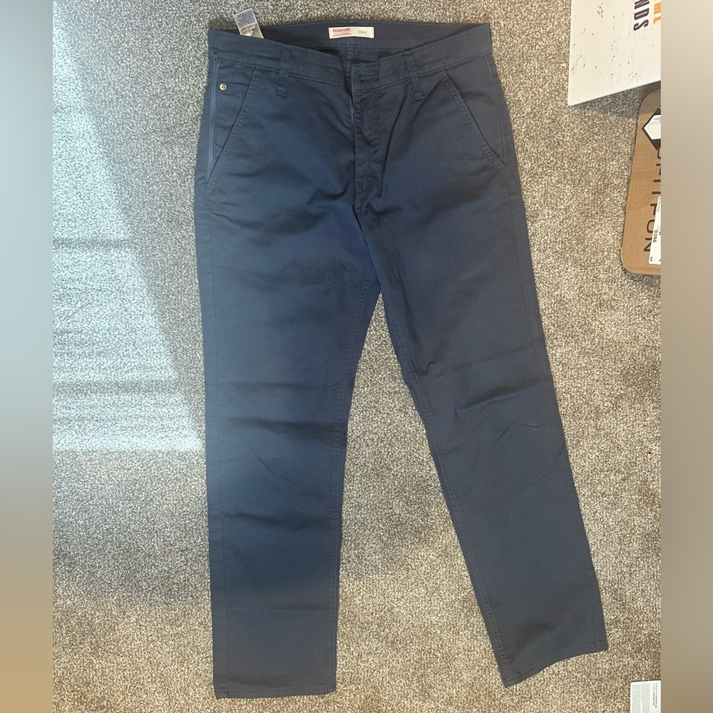 Navy Levi khaki Pant